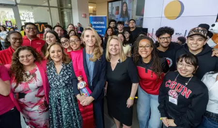 California lanza iniciativa para que estudiantes latinos generen riqueza