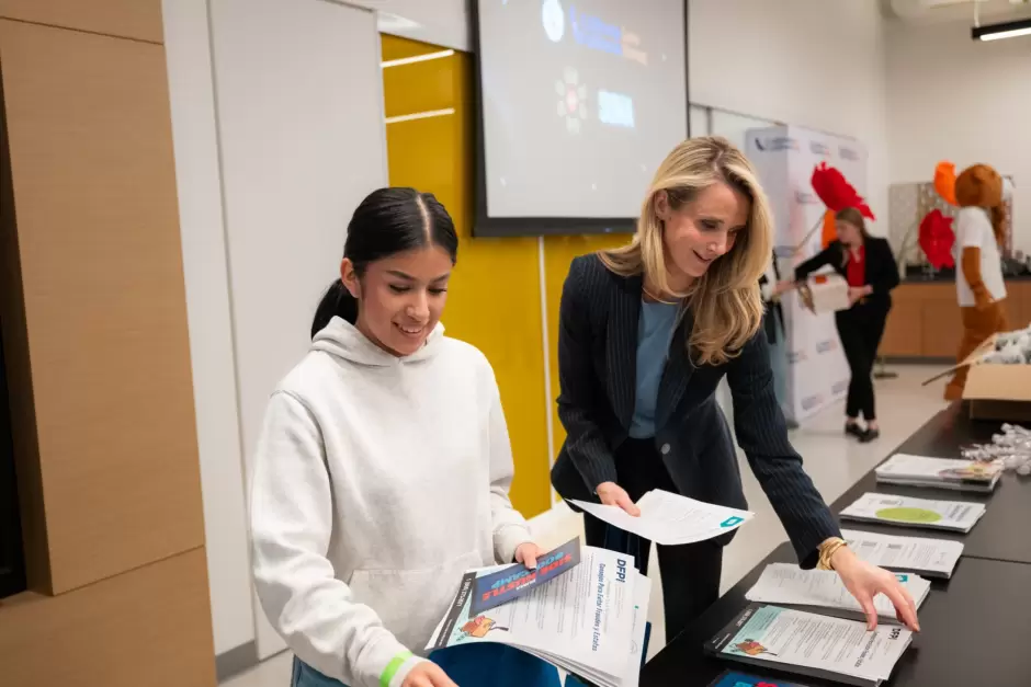 California lanza iniciativa para que estudiantes latinos generen riqueza