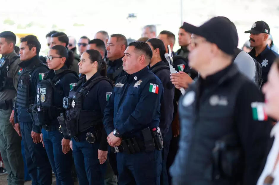 Coloca gobierno de Marina del Pilar primera piedra de nueva base de la FESC en Valle de Guadalupe