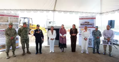 Coloca gobierno de Marina del Pilar primera piedra de nueva base de la FESC en V