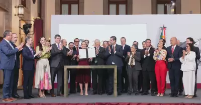 Firma "hist�rica" de un acuerdo para el Fomento de la Industria Sider�rgica Mexi