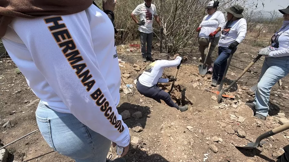 Jalisco, donde las familias cavan en busca de los desaparecidos