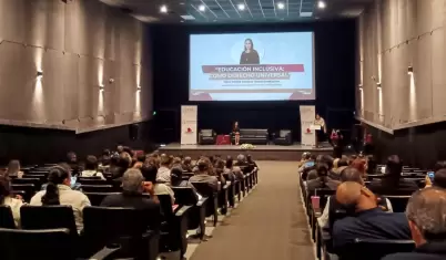 Simposio "Construyendo escuelas secundarias inclusivas" en Baja California