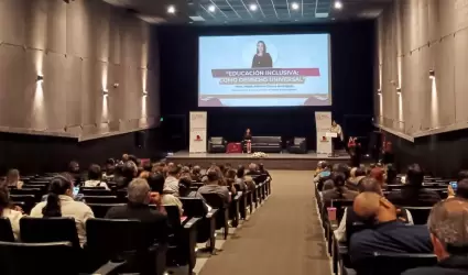 Simposio "Construyendo escuelas secundarias inclusivas" en Baja California