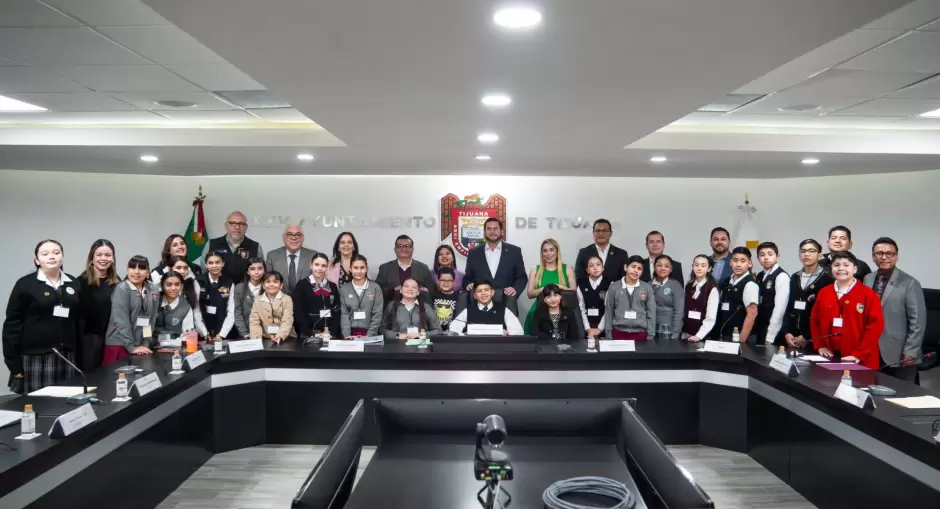 Encabeza Ismael Burgue�o 'Infancia en la Presidencia'