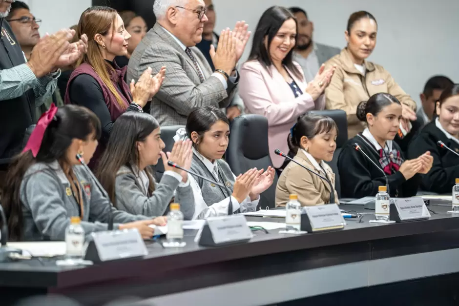 Encabeza Ismael Burgue�o 'Infancia en la Presidencia'