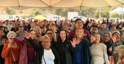 Beneficia Gobierno de Claudia Agat�n a m�s de 200 familias con apoyos de mejoram