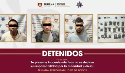 Presuntos responsables de abandonar un veh�culo con un cuerpo son asegurados por