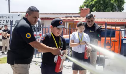 Ni�o coordina Protecci�n Civil BC por un d�a
