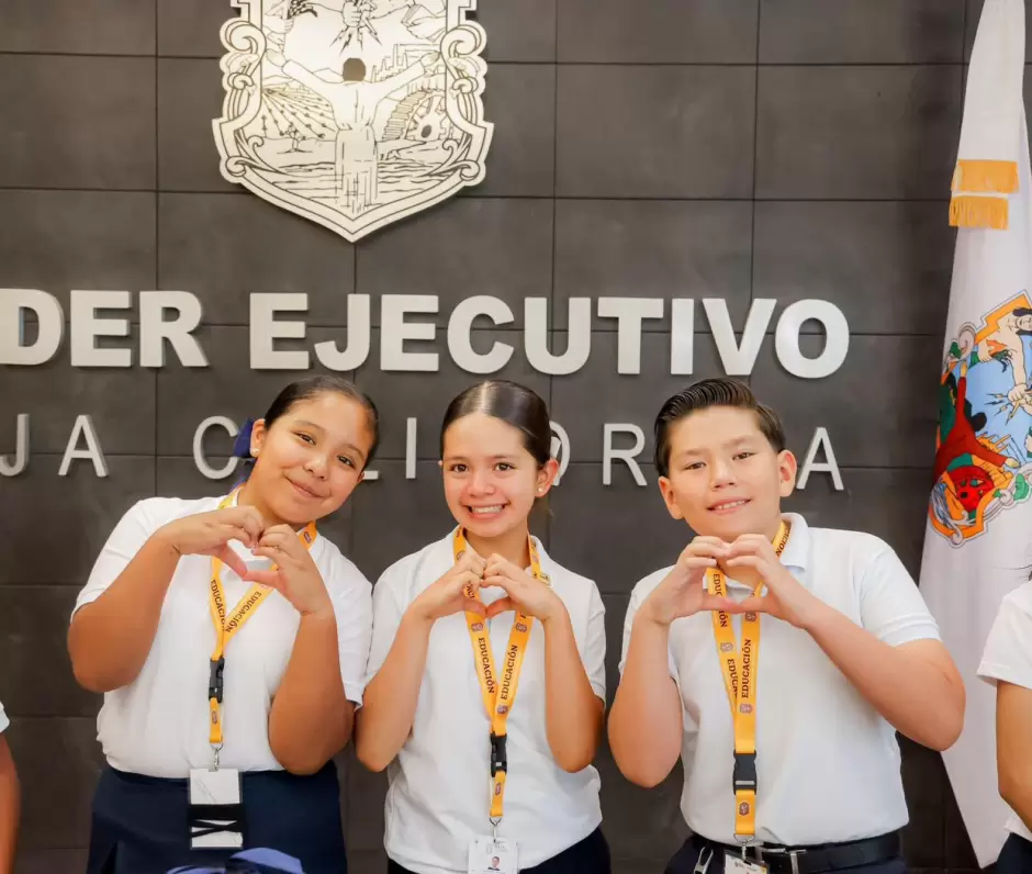 Fomenta gobernadora Marina del Pilar liderazgo de la ni�ez bajacaliforniana en el D�a de la Ni�a y el Ni�o