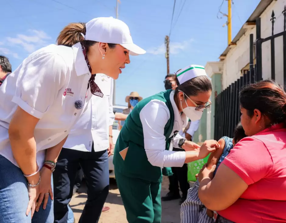 Promueve gobernadora Marina del Pilar vacunaci�n para proteger a las familias de Baja California