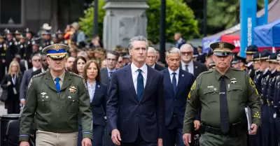 Gobernador Newsom honra a oficiales ca�dos en cumplimiento del deber en Californ