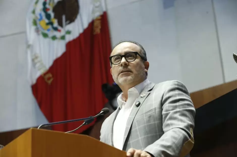 Senador Max Garcia exige la detenci�n y extradici�n de Rocha Moya