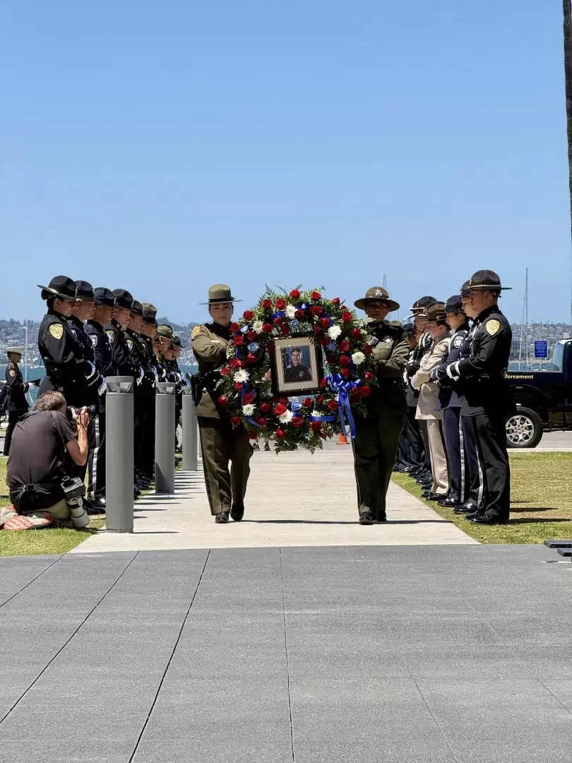 Rinden homenaje a oficiales ca�dos durante memorial anual de fuerzas del orden en San Diego
