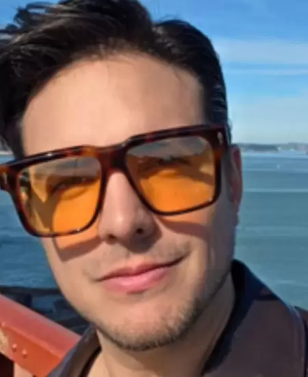 Vadhir Derbez
