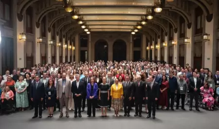 Claudia Sheinbaum se re�ne con legisladores de Morena y aliados
