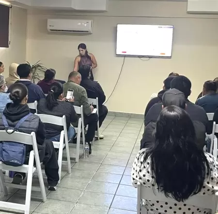 Se otorga capacitaci�n a preparadores de alimentos de Playas de Rosarito
