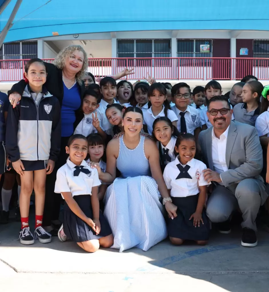 Contin�a gobernadora Marina del Pilar entrega de aires acondicionados en planteles educativos