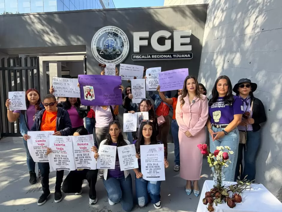 Se manifiestan madres v�ctimas de violencia vicaria del colectivo ante la Fiscal�a