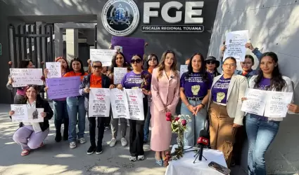 Se manifiestan madres v�ctimas de violencia vicaria del colectivo ante la Fiscal