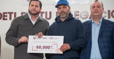 Entrega de apoyos econ�micos a emprendedores de Cerro Colorado y Otay