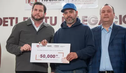 Entrega de apoyos econ�micos a emprendedores de Cerro Colorado y Otay