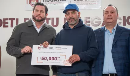 Entrega de apoyos econ�micos a emprendedores de Cerro Colorado y Otay