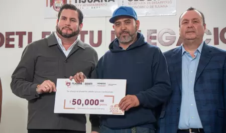 Entrega de apoyos econ�micos a emprendedores de Cerro Colorado y Otay