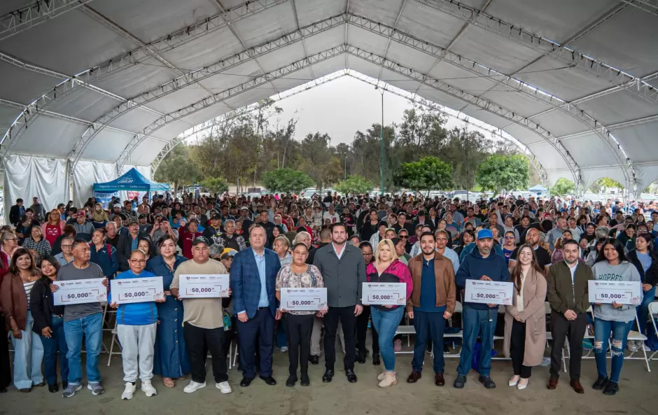 Entrega de apoyos económicos a emprendedores de Cerro Colorado y Otay