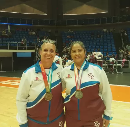 Reconoce Claudia Agat�n a entrenadoras ensenadenses por triunfo en Olimpiada Nac