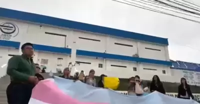 Manifestaci�n de activistas de la diversidad en centro de rehabilitaci�n