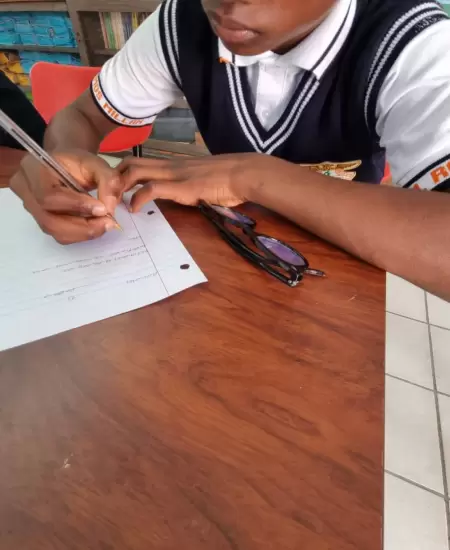 Clases de espa�ol a estudiantes extranjeros migrantes