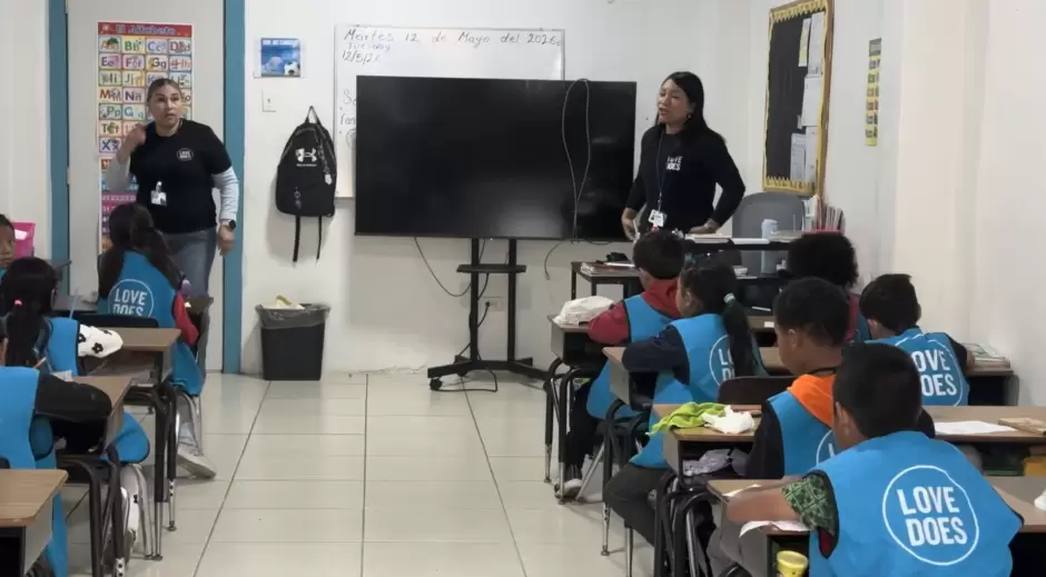 Siete j�venes migrantes rompen la barrera de la frontera con t�tulos acad�micos