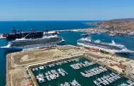 Claudia Agat�n celebra el arribo del crucero Coral Princess al puerto de Ensenada