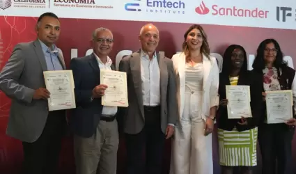 Graduaci�n de docentes especializados en programa especializado en Inteligencia 