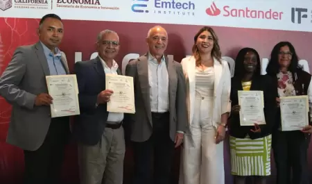 Graduaci�n de docentes especializados en programa especializado en Inteligencia