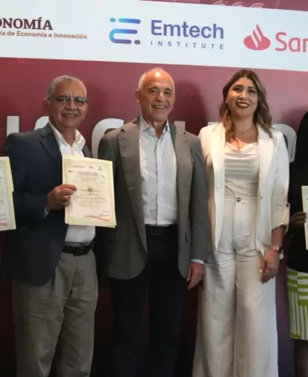 Graduaci�n de docentes especializados en programa especializado en Inteligencia 
