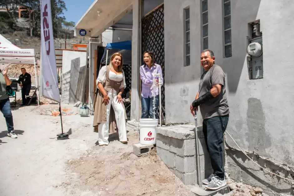 CESPT instala tomas comunitarias y lleva agua potable a familias de Tijuana