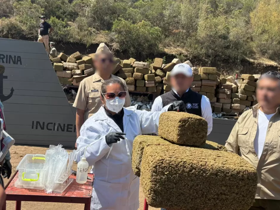 Incineran 12 toneladas de marihuana aseguradas en Ensenada