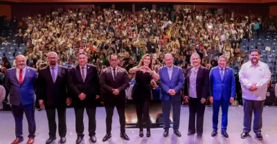 Reconocen a docentes de Baja California por trayectoria y liberan m�s de 3 mil p