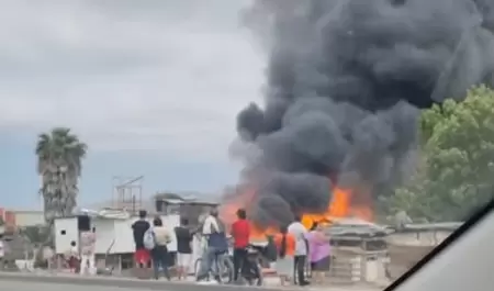 Incendio consume ocho viviendas en invasi�n del Ca��n del Padre en Tijuana
