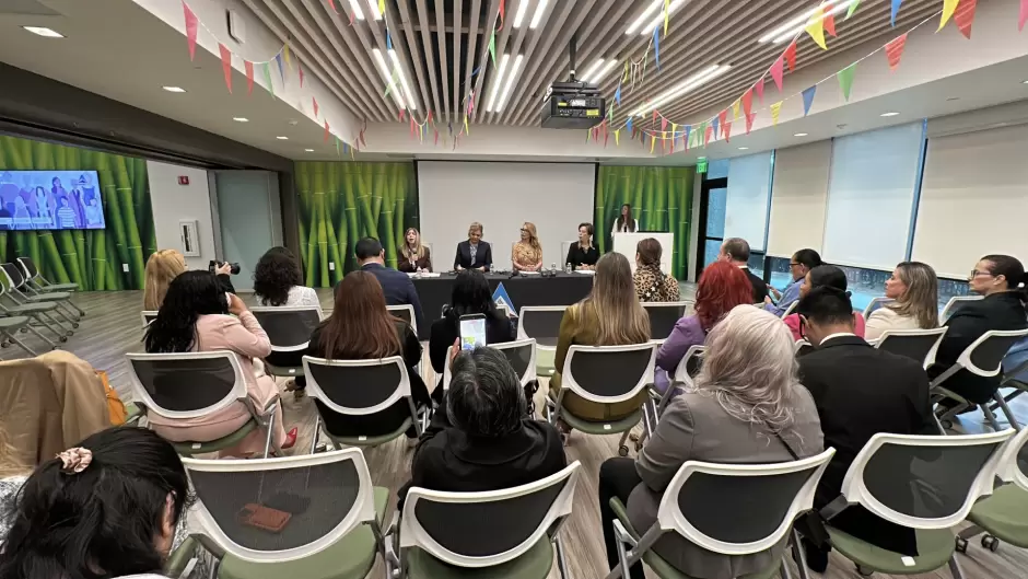 Renuevan acuerdo binacional San Diego - Baja California contra la violencia de g�nero
