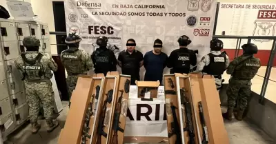 Detienen a dos personas y aseguran arsenal en operativo conjunto en Tecate