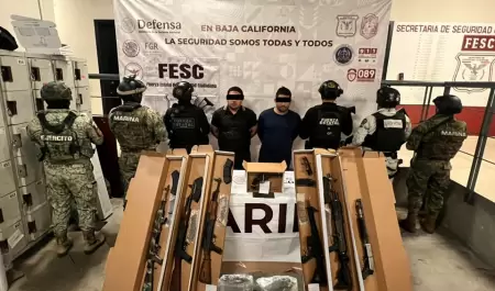 Detienen a dos personas y aseguran arsenal en operativo conjunto en Tecate