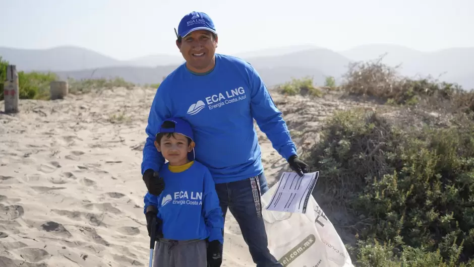 Jornada de limpieza de Playa Pac�fica en Ensenada