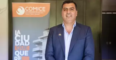 Julio C�sar Ur�as
