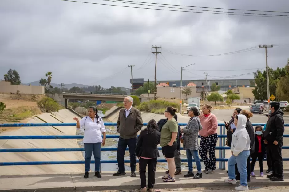 Atiende Alfredo �lvarez invitaci�n de vecinos de la zona este de Tijuana