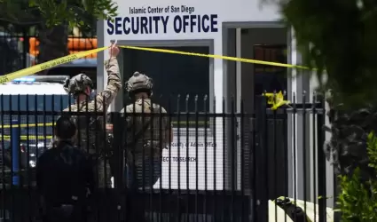 Investigan como crimen de odio ataque armado en mezquita de San Diego