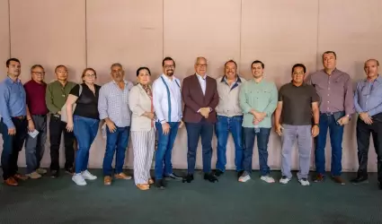 Transportistas de Ensenada plantean necesidades del sector a Alfredo �lvarez