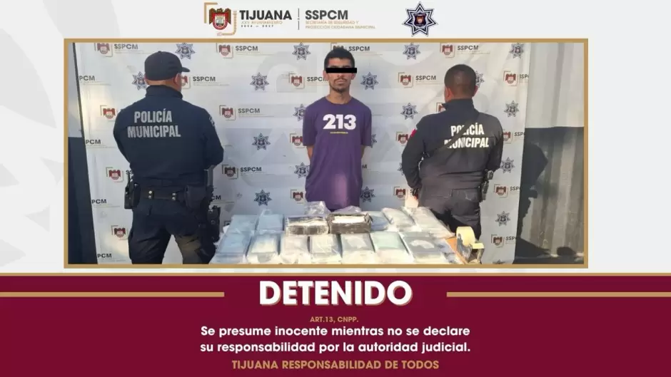 Aseguran 17 paquetes de presunta droga tras robo de vehículo en Tijuana